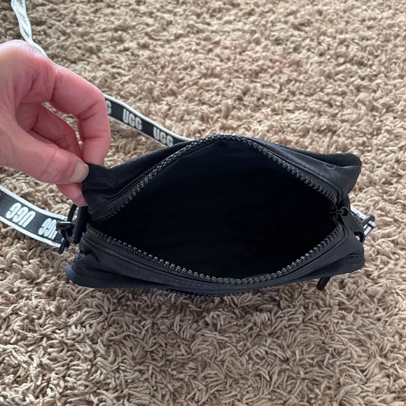 UGG SHOULDER BAG - Picture 4 of 4